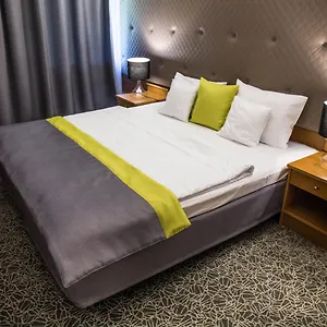 Dwor W Tomaszowicach 3* Modlnica